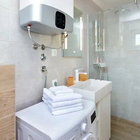 Private Jacuzzi Retreat Near Split *